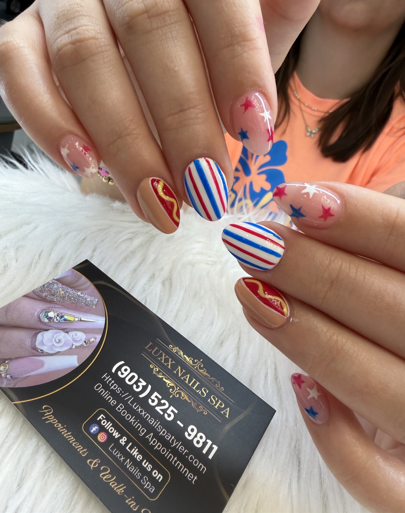 Luxx Nails Spa logo
